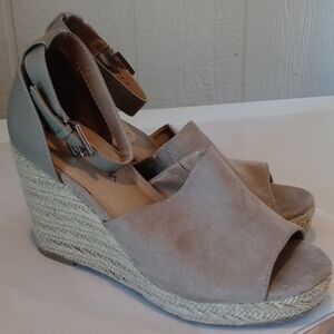 Big Buddha wedges size 10 faux suede NWOT